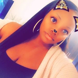 Meet your Posher, Lakeira